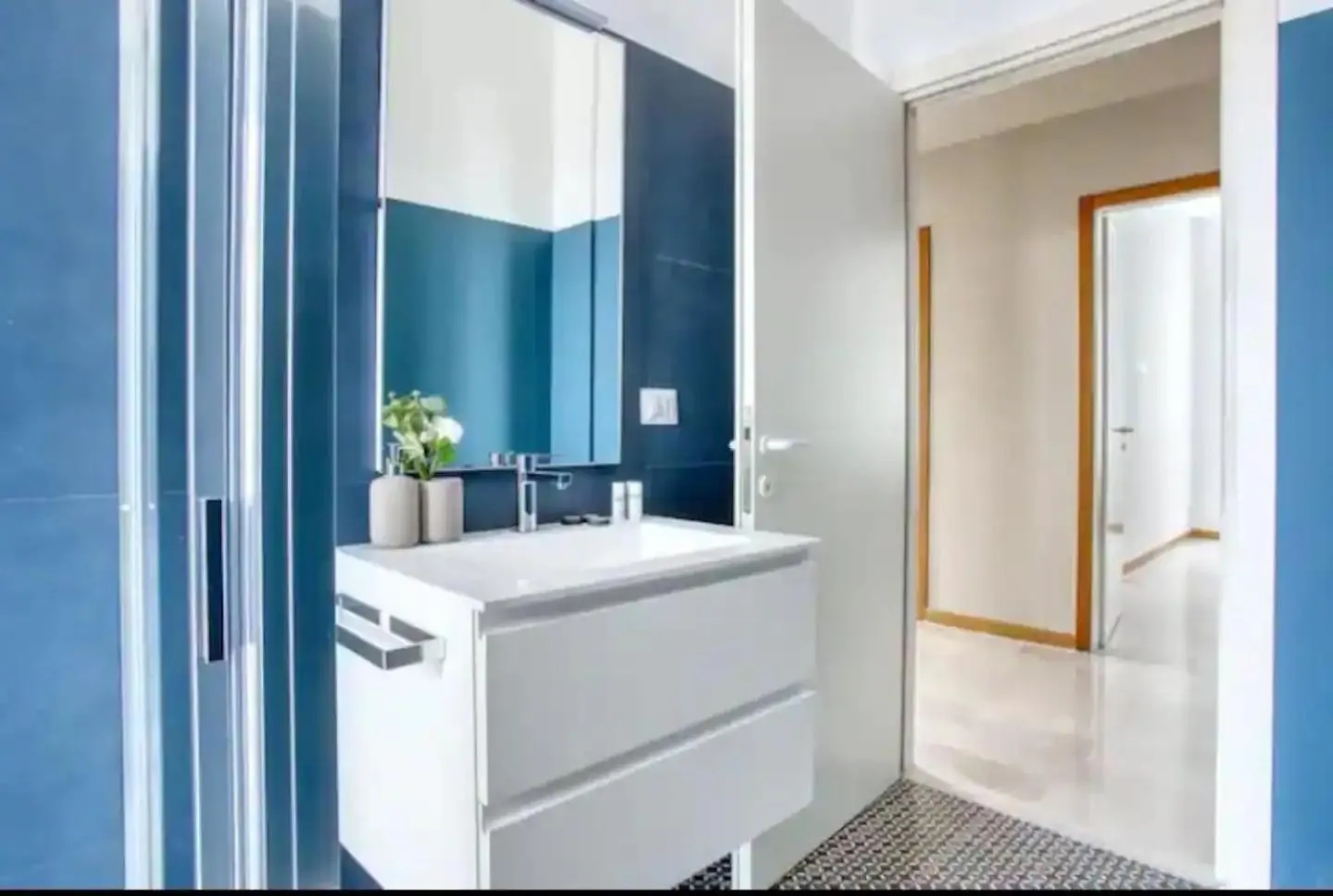 Amazing City Center Skyline Apartment Milan