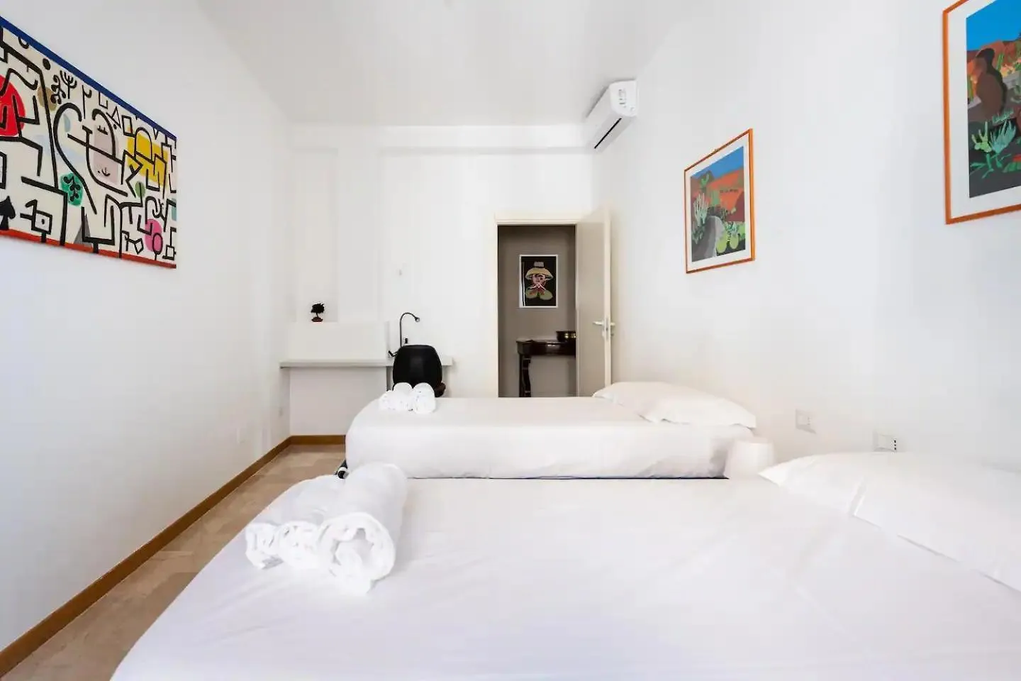 Amazing City Center Skyline Apartment Milan