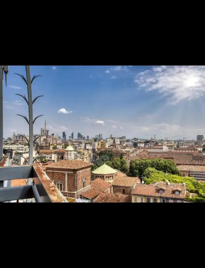 Amazing City Center Skyline Apartment Milan Italy